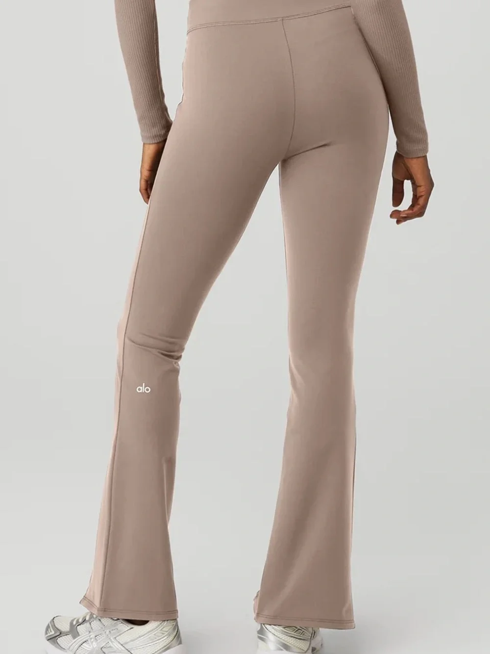 ALO Yoga Airbrush High-Waist Flutter Leggings in Taupe
